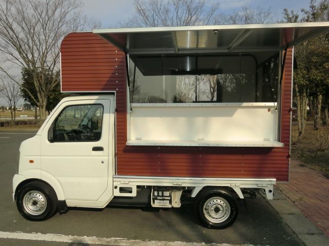 軽トラックに積み降ろし自由自在の移動販売車