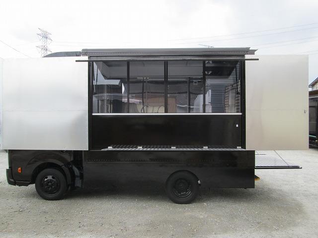 ニッサンアトラス　キッチンカー