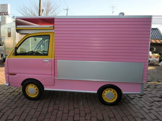 お家になる移動販売車“クレープ屋さん”