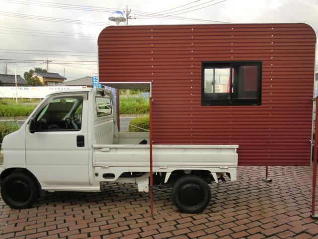 軽トラックに積み降ろし簡単!避難車両にもなるCANBOX