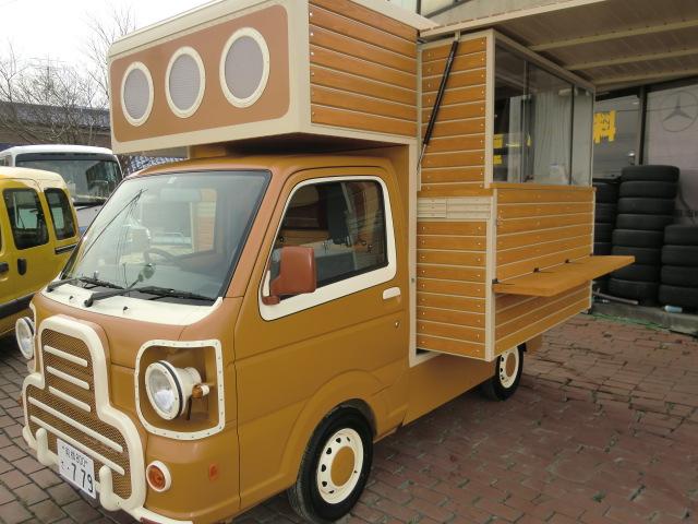 外装ウッド張り仕様“オーガニックなスイーツ屋さん”